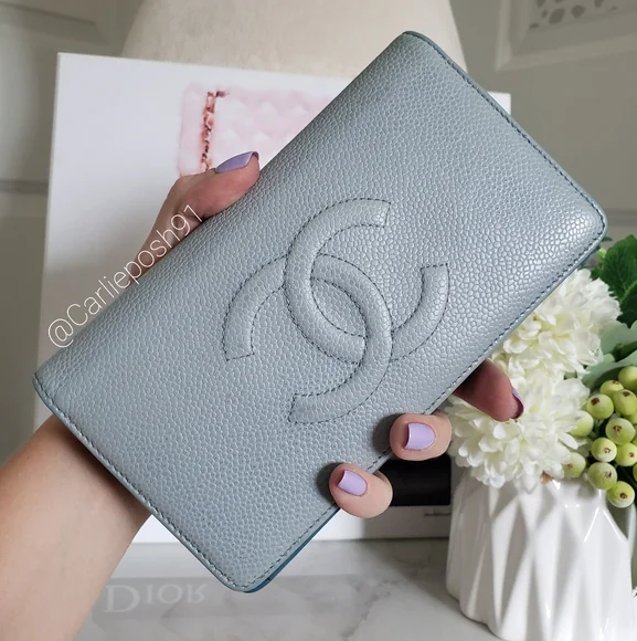 **SOLD** Authentic Pre-owned Chanel Caviar Timeless Bi-Fold Wallet - Picture 4 of 15